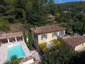 Maisons de vacances Lovely holiday home in Le Luc provence with private pool : photos des chambres