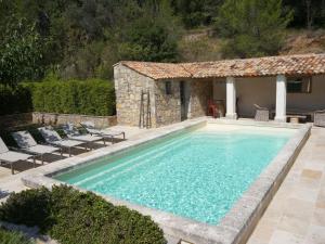 Maisons de vacances Lovely holiday home in Le Luc provence with private pool : photos des chambres