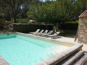 Maisons de vacances Lovely holiday home in Le Luc provence with private pool : photos des chambres