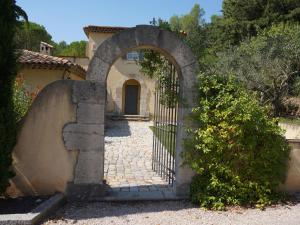Maisons de vacances Lovely holiday home in Le Luc provence with private pool : photos des chambres