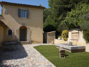 Maisons de vacances Lovely holiday home in Le Luc provence with private pool : Maison de Vacances 4 Chambres