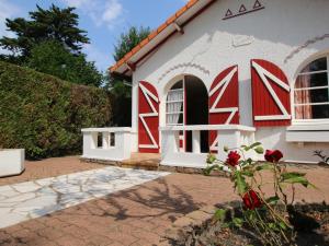 Maisons de vacances Maison Saint-Brevin-les-Pins, 5 pieces, 8 personnes - FR-1-364-66 : Maison de Vacances (8 Adultes)