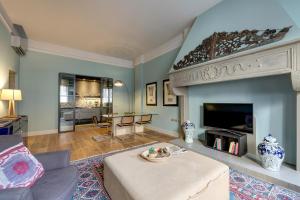 Frida Luxury Apartment by Mamo Florence