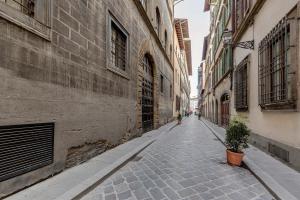 Frida Luxury Apartment by Mamo Florence