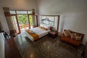 Sigiriya Wewa Addara Hotel - Hotel By The Lake