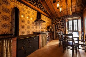 Welcoming House in São Roque do Pico with Mountain View