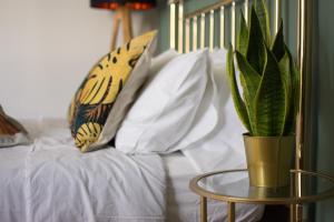 The Piedmont Gate, Walk to Metro, 2 Bedroom Apartment, Terrace, Baby Equipment, AC, Near Shopping Center