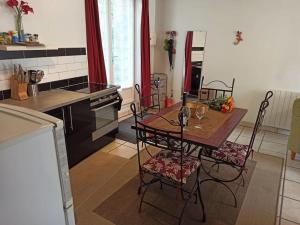 Appartements Well equipped apartment, large terrace, BBQ & WIFI : photos des chambres