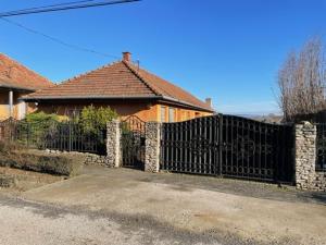 GreenPark Candy Manor with Large Garden Close to Tokaj