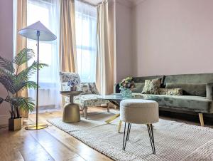 Spacious 2BR Ground-Floor Flat with Free Parking in Palmers Green, London