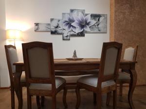 Flowers in the attic