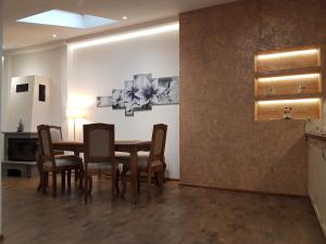 Flowers in the attic