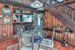 Pet-Friendly Home in Montgomery w Hot Tub!