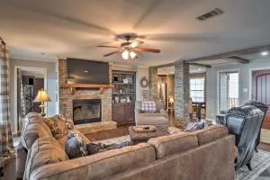 Waterfront Louisiana Vacation Rental with Dock! - Sabinetown