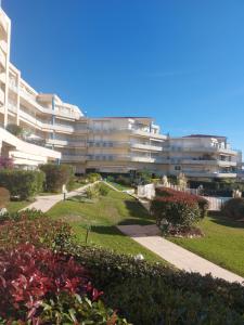 Appartements Appartement Juan-les-Pins antibes piscine et mer a 200m : photos des chambres