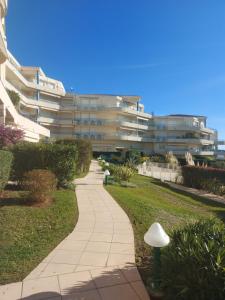 Appartements Appartement Juan-les-Pins antibes piscine et mer a 200m : photos des chambres