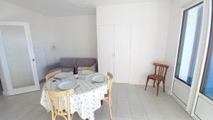 LA PEROUSE - Appartement 4ème étage - 2 chambres vue mer