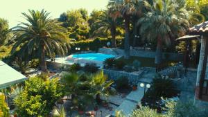 Monicas Tropical Villa