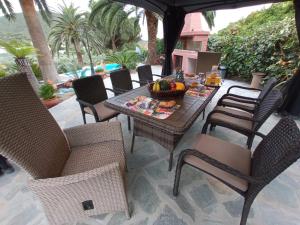 Monicas Tropical Villa