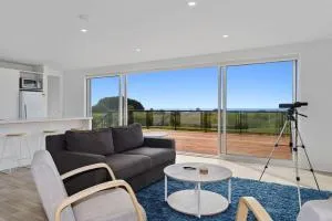 Okioki Te Kaha Holiday Home - Waihau Bay