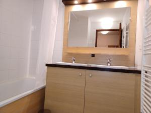 Appartements Appartement Brides-les-Bains, 3 pieces, 8 personnes - FR-1-512-264 : photos des chambres