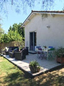 Appartements Le Gite du Petit Renard: A Tranquil Gite with pool : photos des chambres