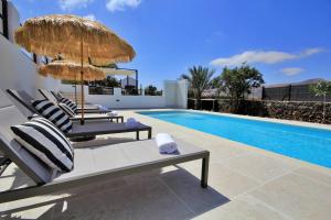 No 2. Stunning 4-Bedroom Villa with Large Pool