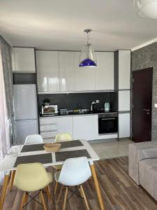 Deluxe Apartments Приморско