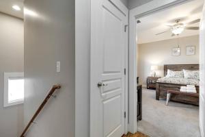 The Celebrity - Free Parking, Central, Vanderbilt