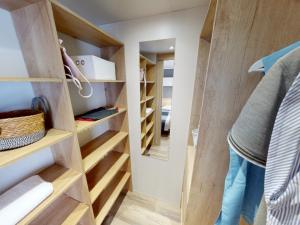 Campings MH 6-8p - tt equipe - WIFI inclus - camping 4e bord de lac : photos des chambres