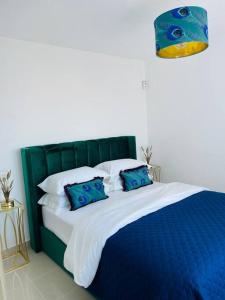 Couples Only, beautiful 1 Bedroom Apartment in Victoria Building