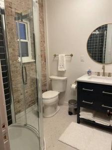 Brick Street Apartment-Studio Suite