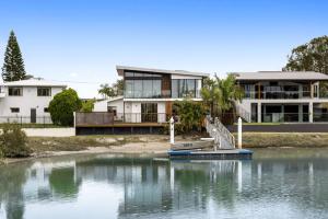 7 bedroom home on Mooloolaba canal