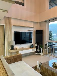 3BD3BA Penthouse - Tropical Oasis in Pico de Loro