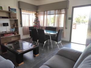 Casa piriapolis frente al mar playa hermosa