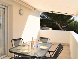 Appartement Moderne avec Terrasse, Parking et Clim au Lavandou - 4 Couchages - FR-1-251-122