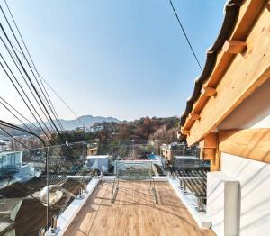 Luxury Hanok Stay Cloudscape