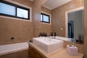 Alfies on Albert Daylesford