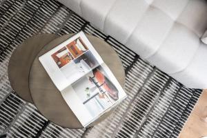 Stunning Views 2BR Midtown Flat - Charming Balcony