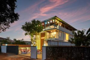 Drizzle Resort with Swimming pool Near Maapro Garden