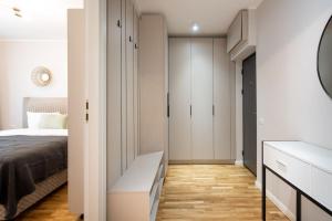 Sunny 2BR Flat - Top Location - Stunning Views