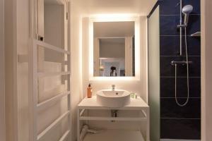 #8 Suite Promenade 1min Beach 2roomsParkingTerraceWIFI