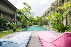 The Kumpi Bali by The Lavana