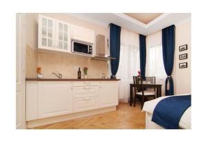 Central quiet apartment - Close To The City Center