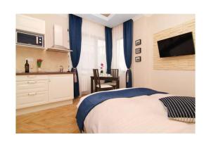 Central quiet apartment - Close To The City Center