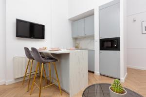 Praga Center Apartments by Renters