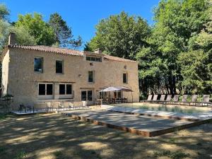 Villas Magnifique villa en pierre avec piscine : photos des chambres