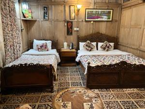 Young Shahzada Group of Houseboats