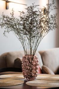 Remarkable City Centre Apartment by BookingHost