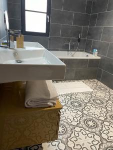 Villas Villa bellevue, neuve, 6 pax, pisc. chauffee : photos des chambres